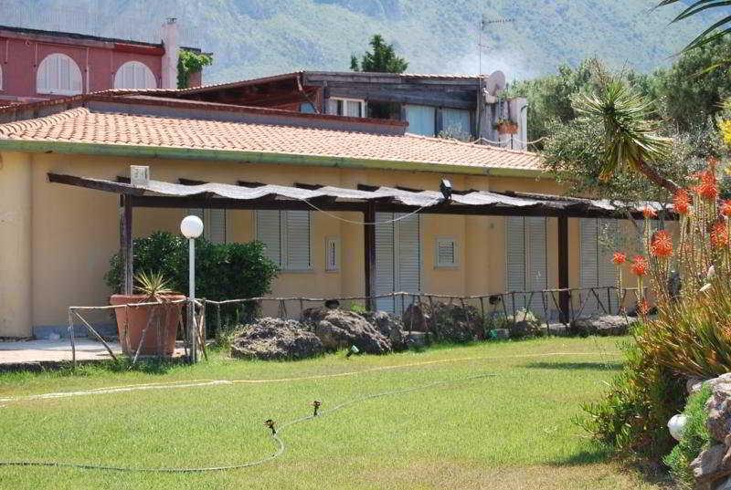 Hotel Sport Club Portorais Carini Exterior photo